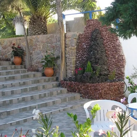 Hotel Gaia Perissa (Santorini)