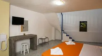 Gaia Hotel Perissa (Santorini)