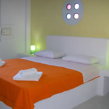 Gaia Hotel Perissa (Santorini)