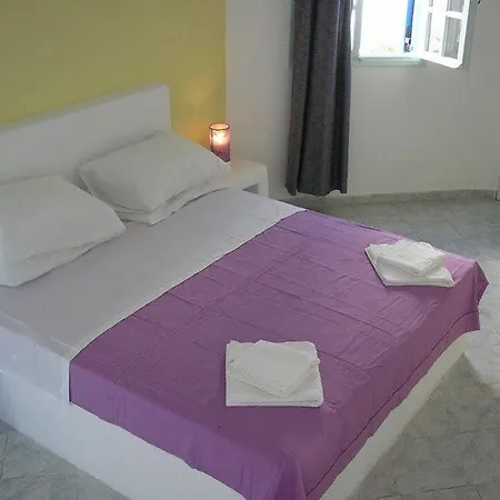 Gaia 3* Perissa (Santorini)