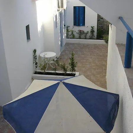 Gaia 3* Perissa (Santorini)